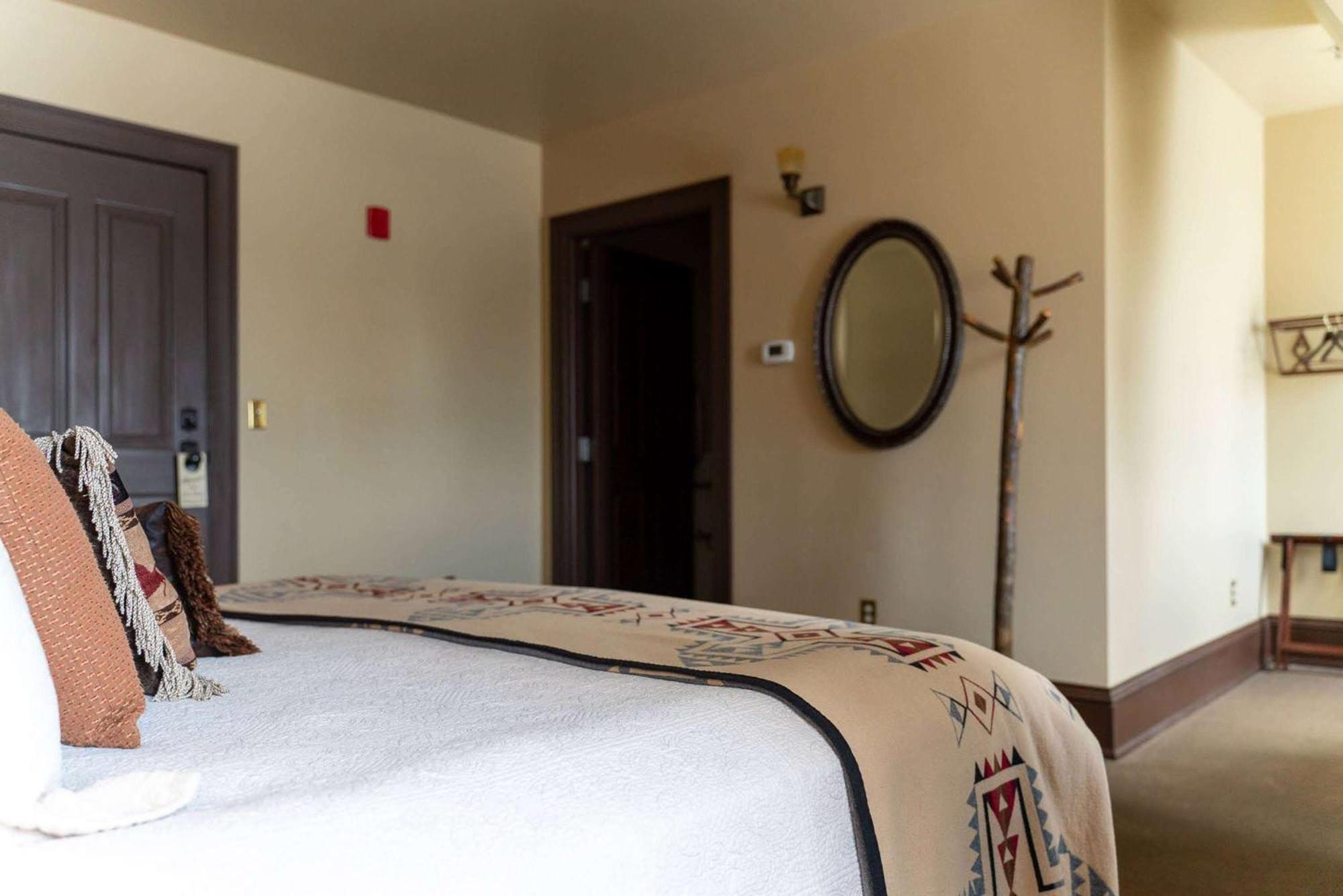 Sheridan Inn - Best Western Signature Collection Екстериор снимка